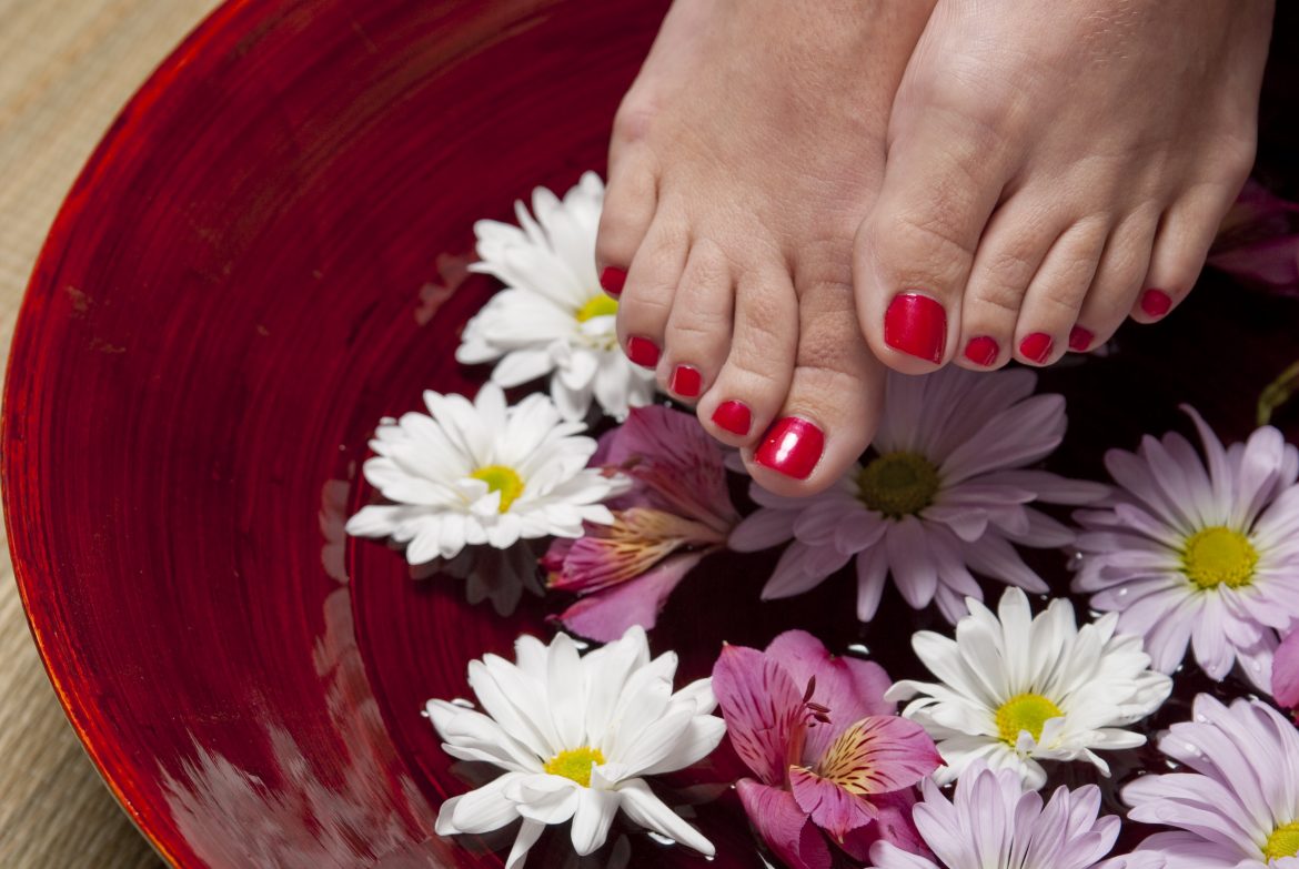 15 Spring pedicure ideas for the open-toed seasons