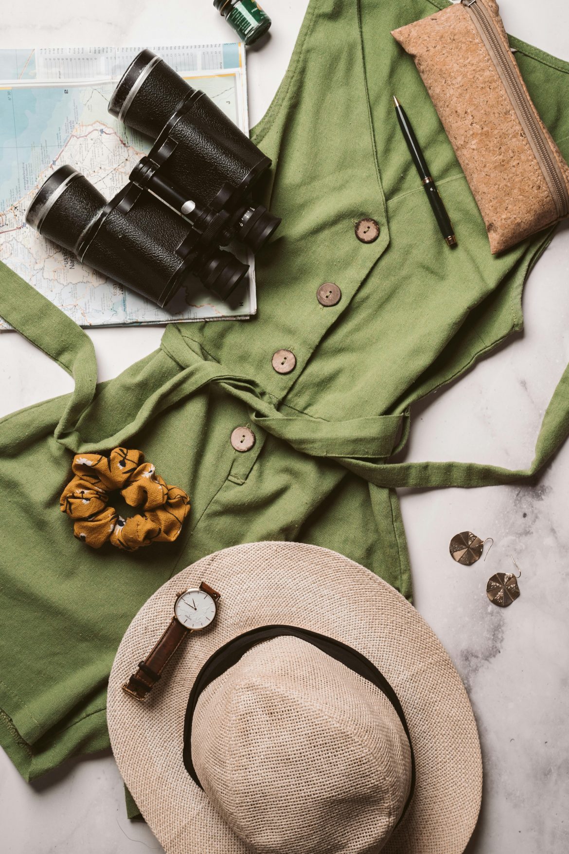 Is it better to wear neutral colours when on safari?