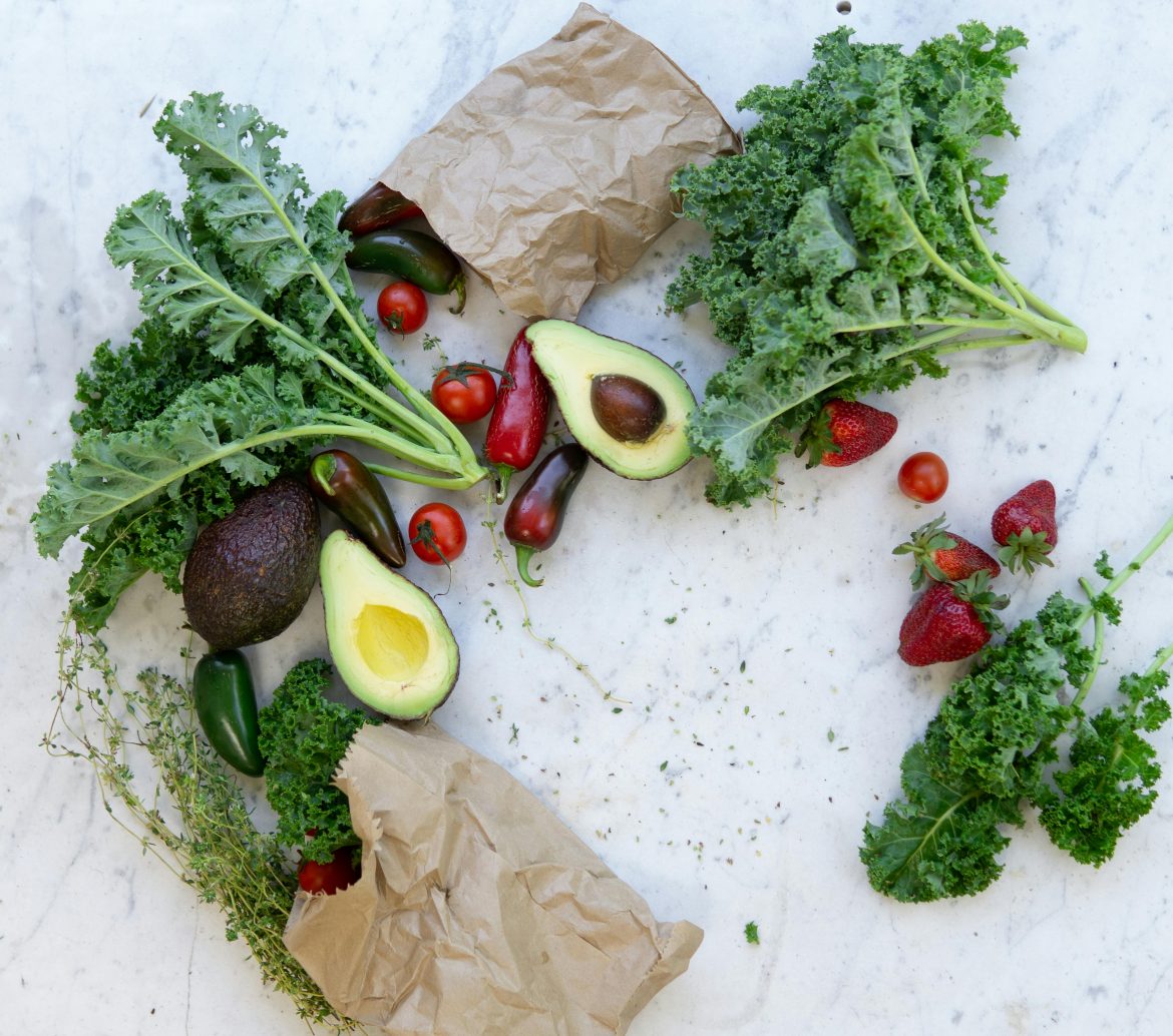Foods to eat (and not eat) when travelling to keep your glucose in check
