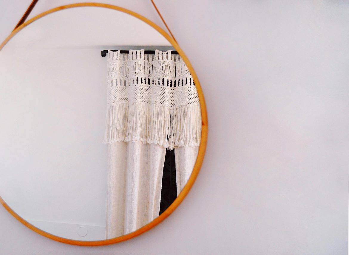 How to place and style mirrors correctly