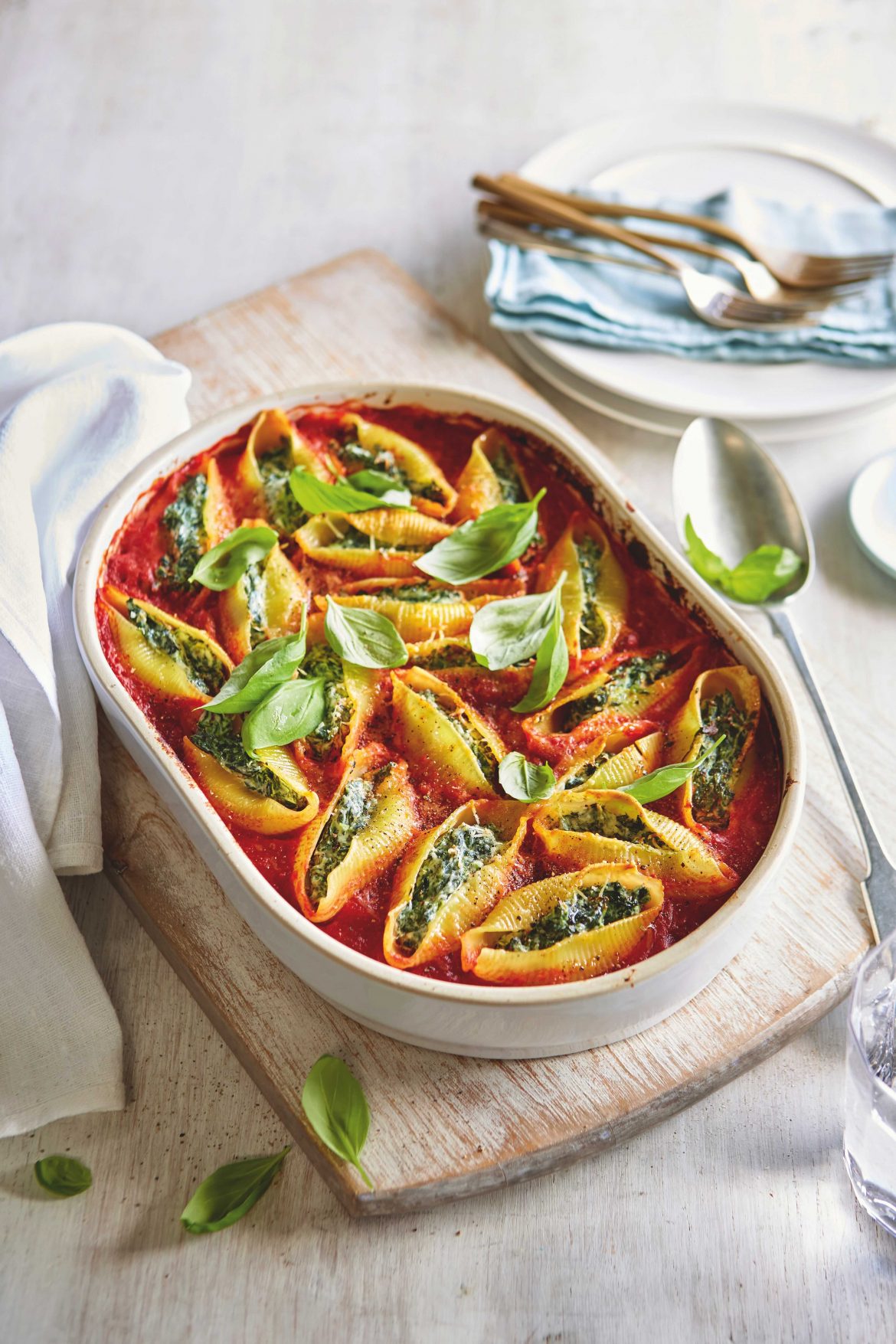 Baked spinach and ricotta conchiglioni