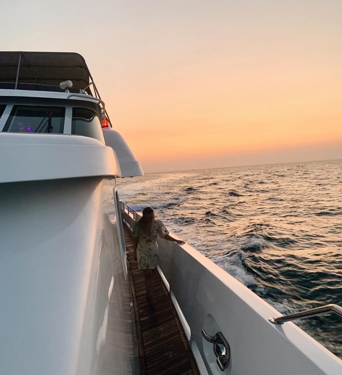 How to dress chic and sophisticated for a yacht day