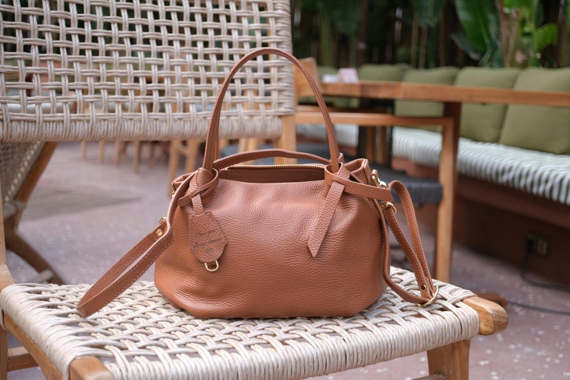 5 Tips for keeping your handbag sanitary and clean