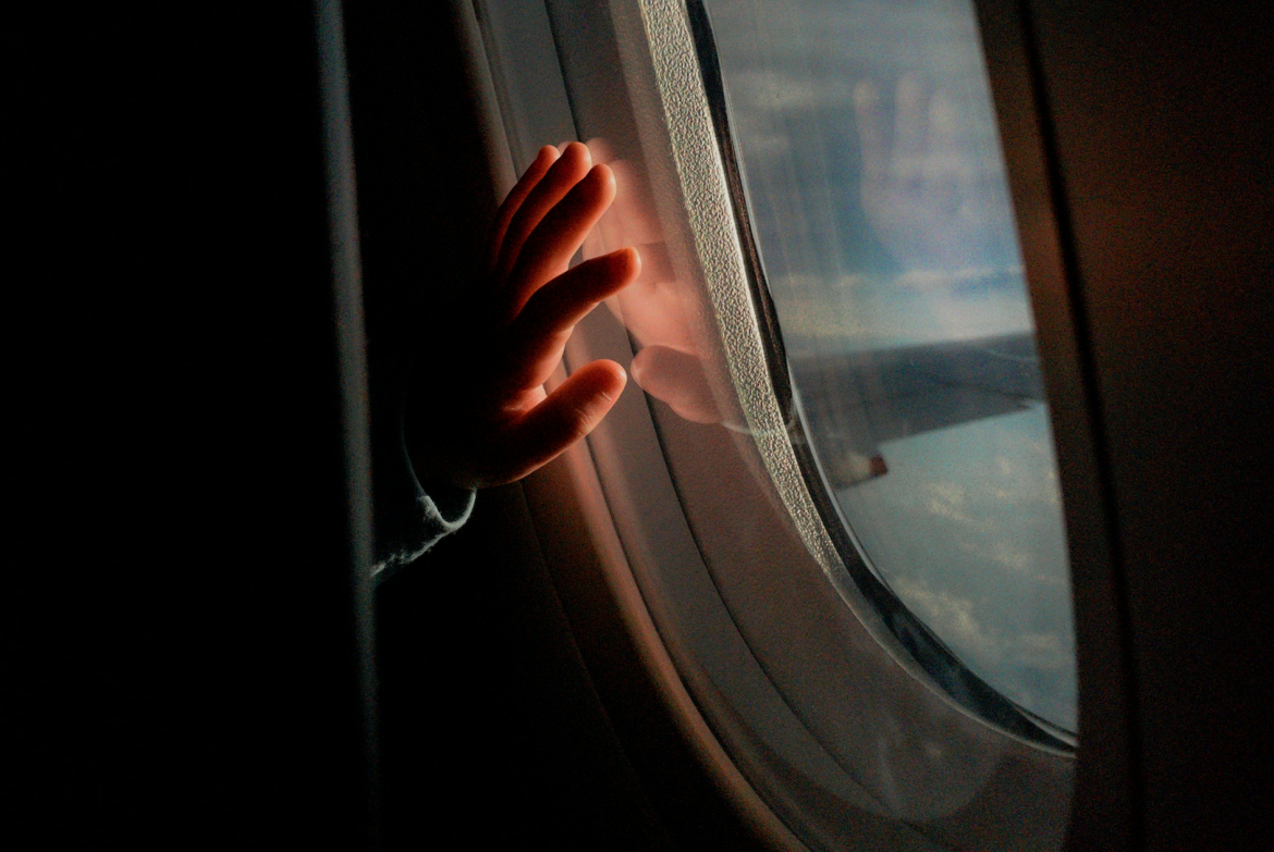 Best tips for keeping baby busy during a long haul flight