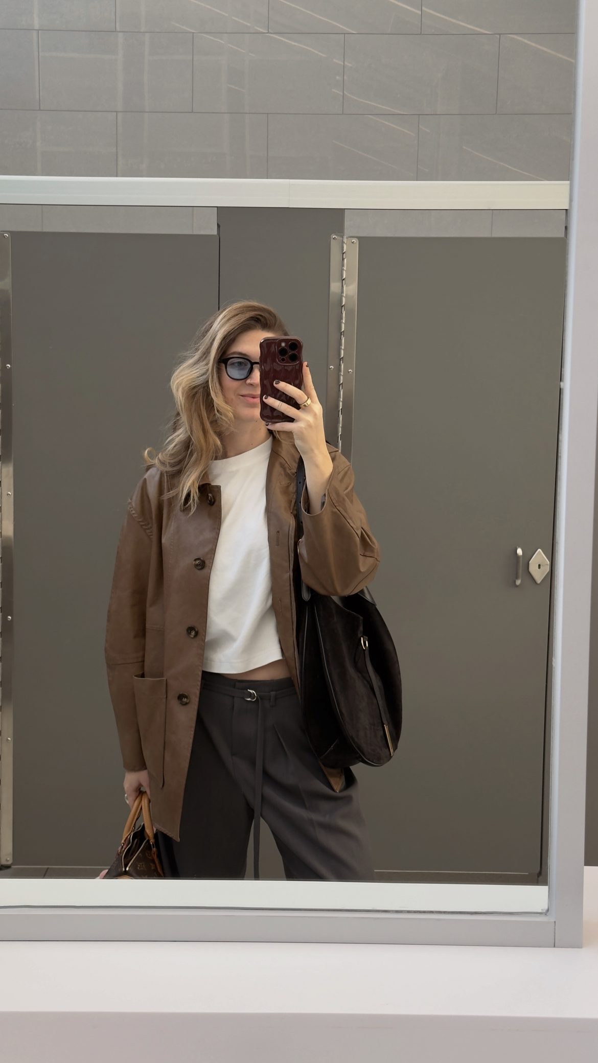 How to style a lightweight jacket for autumn