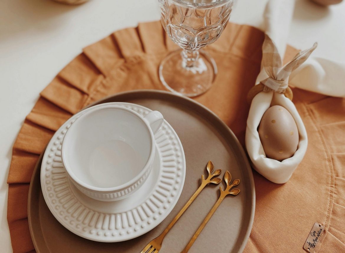 How to fold a bunny napkin for Easter hosting