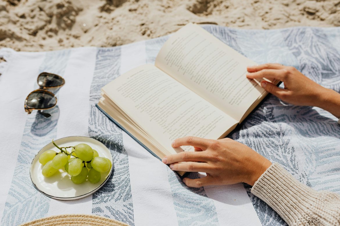 Short books to pack for your weekend getaway (and how to travel light)