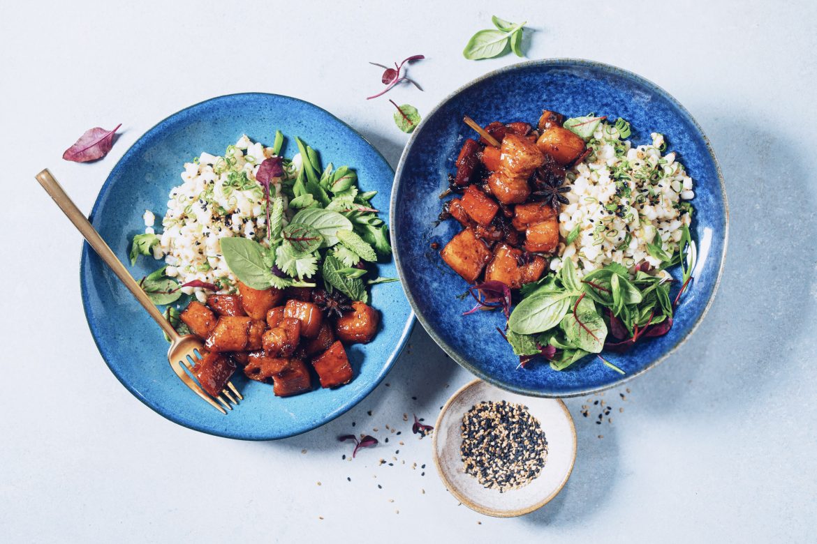 Caramel pork belly on sesame samp