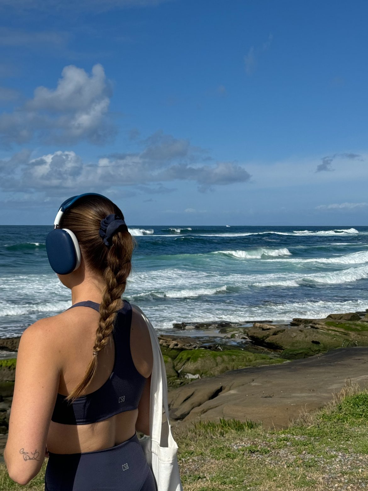 Hair hacks and hairstyles for the gym girl