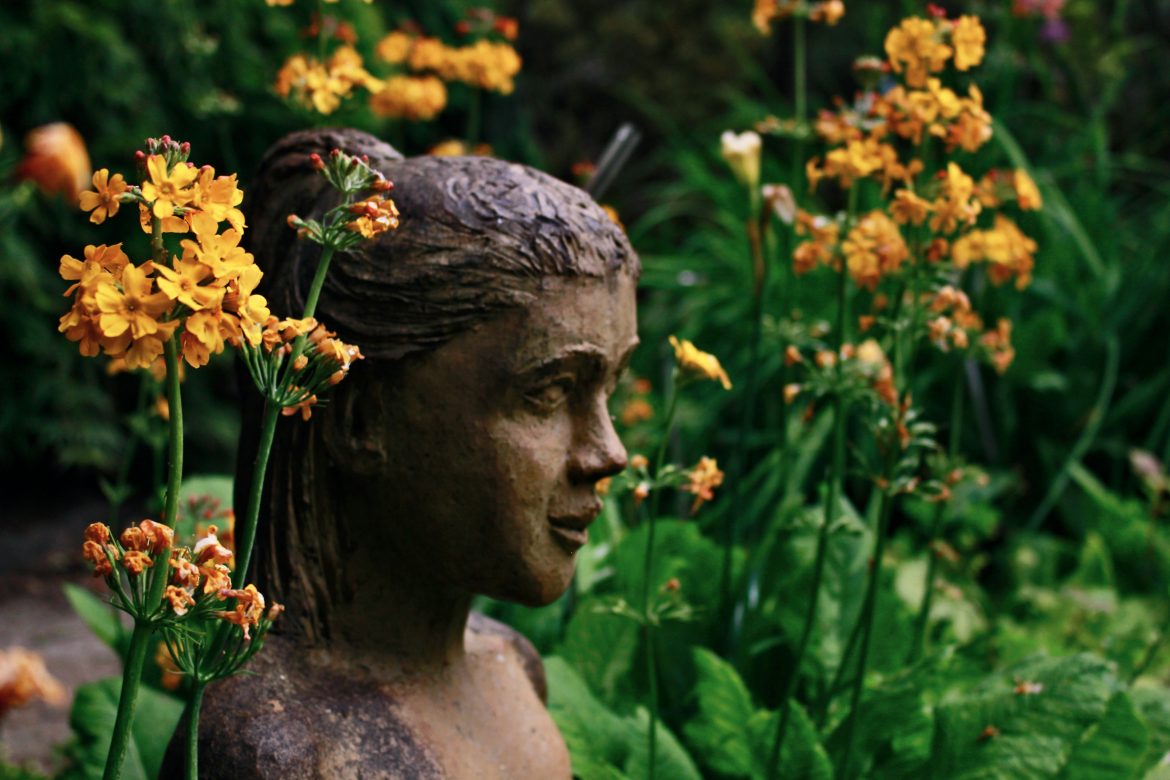 How to create a sensory garden (and why your home needs one)