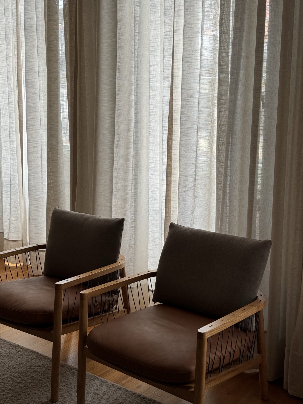 8 décor tips and materials to add warmth to your space