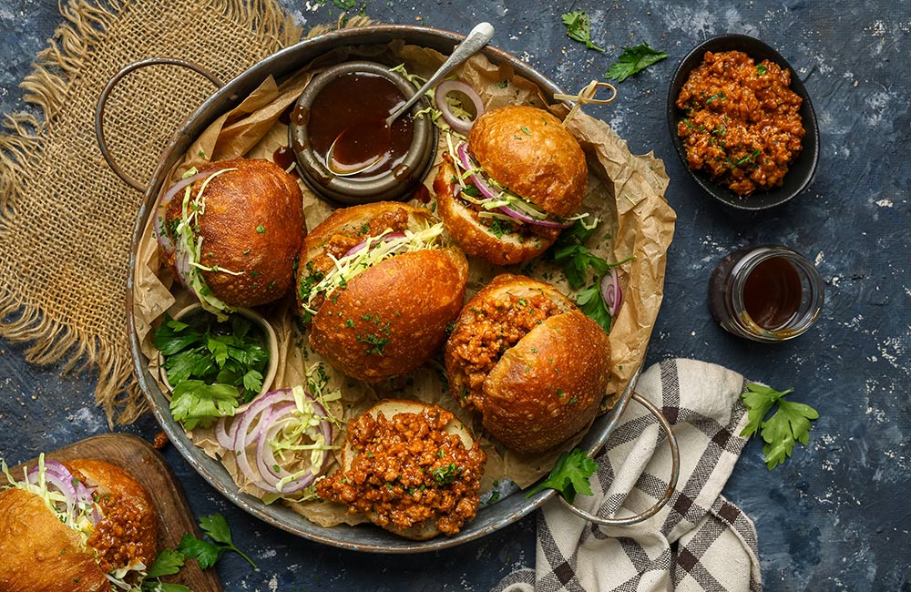 Pork mince sloppy joes on amagwinya
