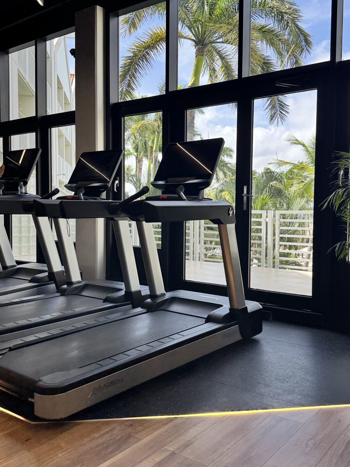 10 tips to maintain your fitness routine while travelling