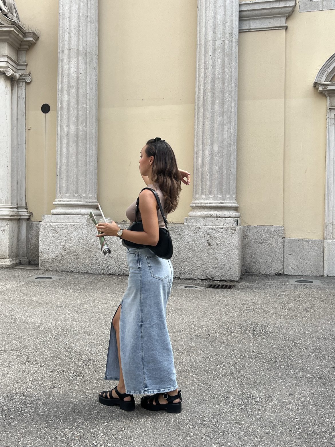 How to style the long length denim skirt for spring