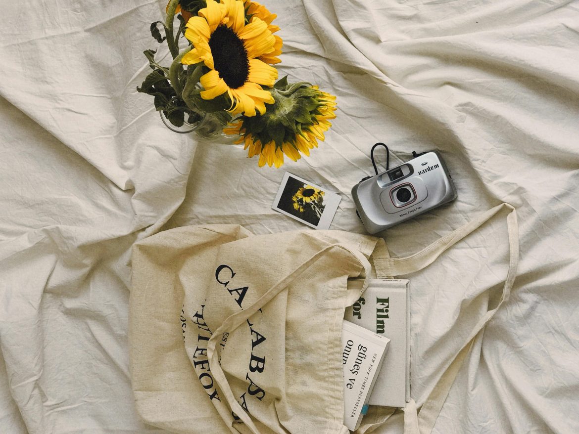 How to build an ‘Analogue Bag’ to beat the Scroll (and Actually Have Fun)