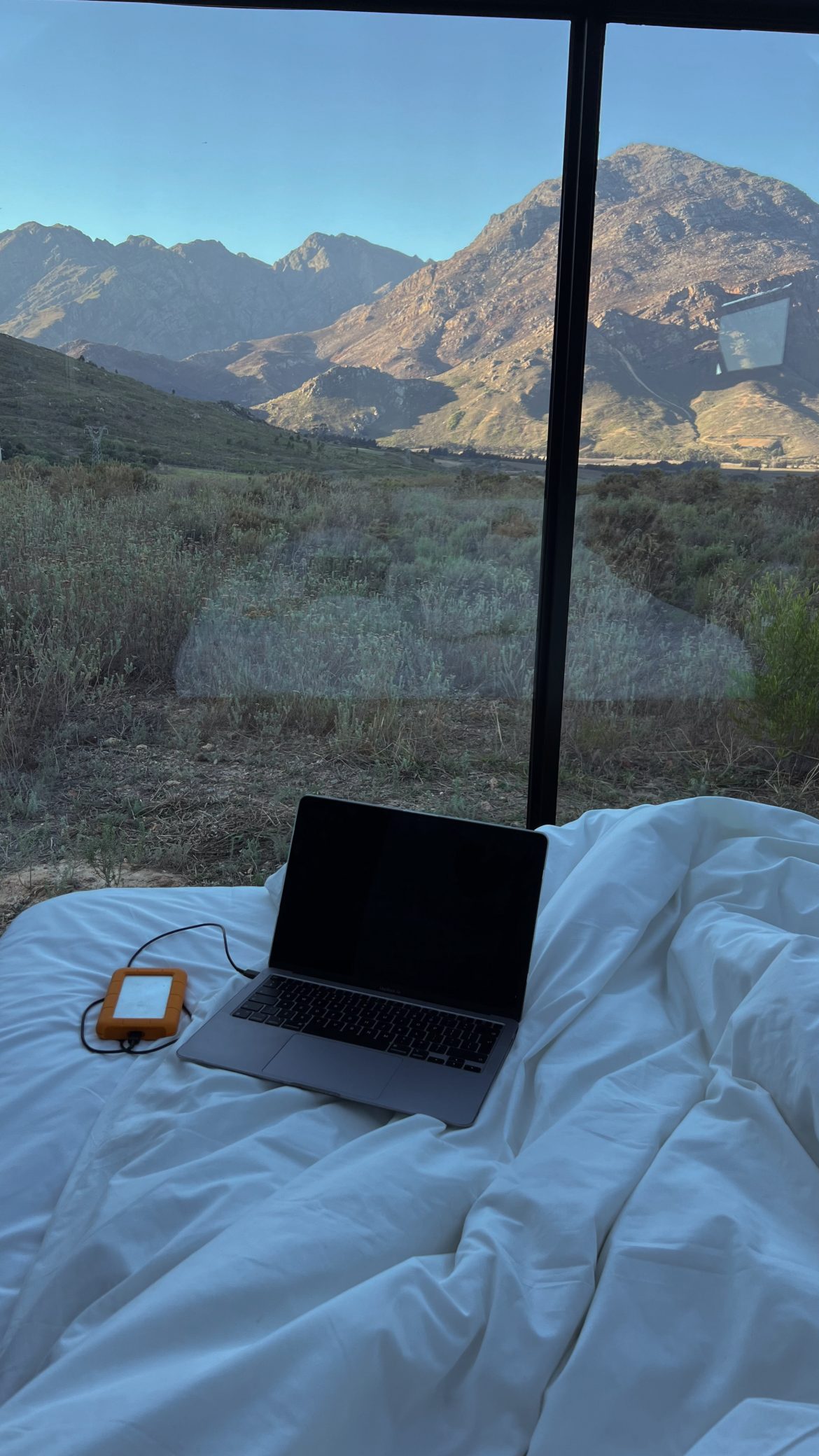 How to travel while building a career you love