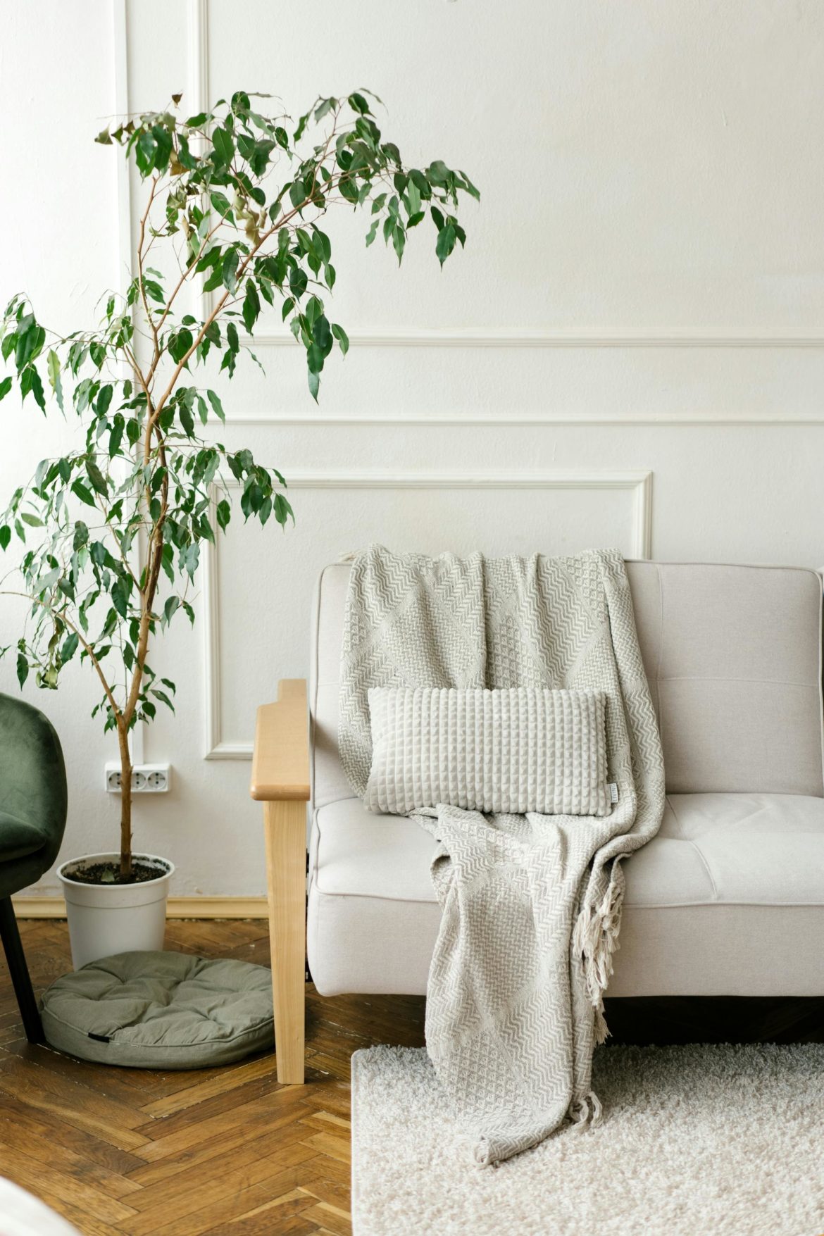 Winter home decor: how to get cosy without the clutter