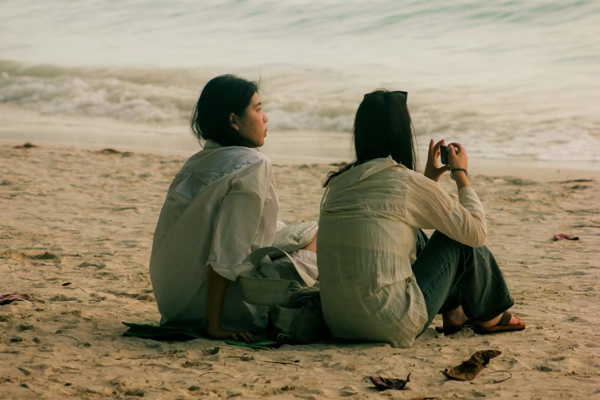 What it means to be a low-maintenance friend — and why women are choosing it