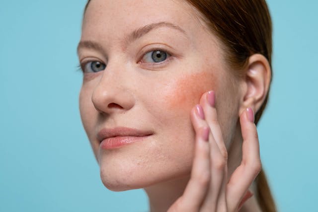 7 Skincare ingredients to minimise large pores