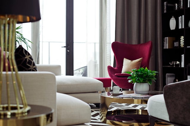 How to decorate your living room with opulent jewel tones