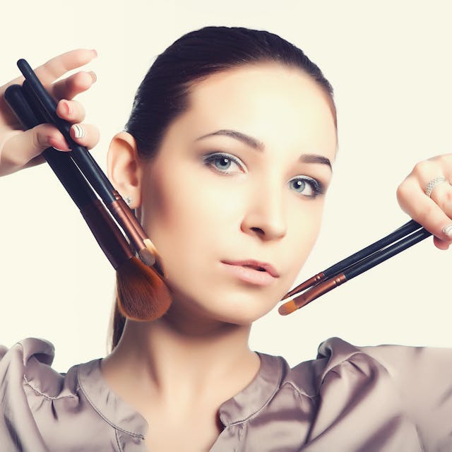 Make-up tricks for an instantly lifted and sculpted face