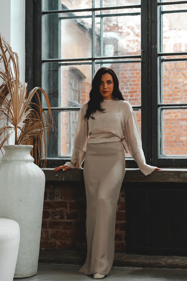 How to style a satin skirt in winter – chic outfit ideas