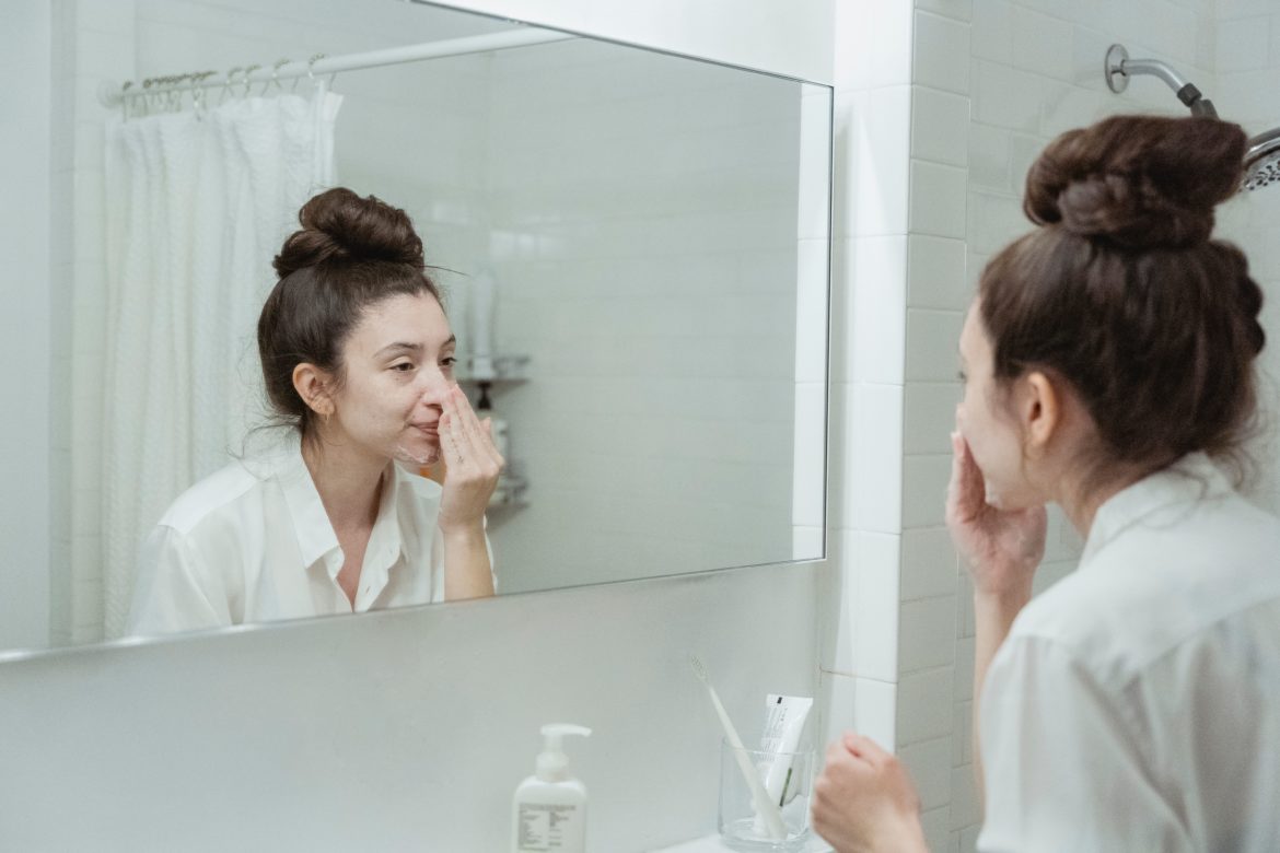 How to build an easy skincare routine for a natural glow after 30
