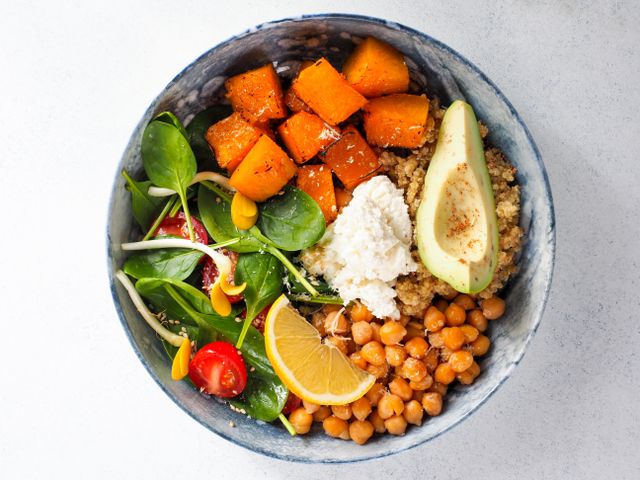 Hormone-supporting meals: Foods rich in phytoestrogens and fibre