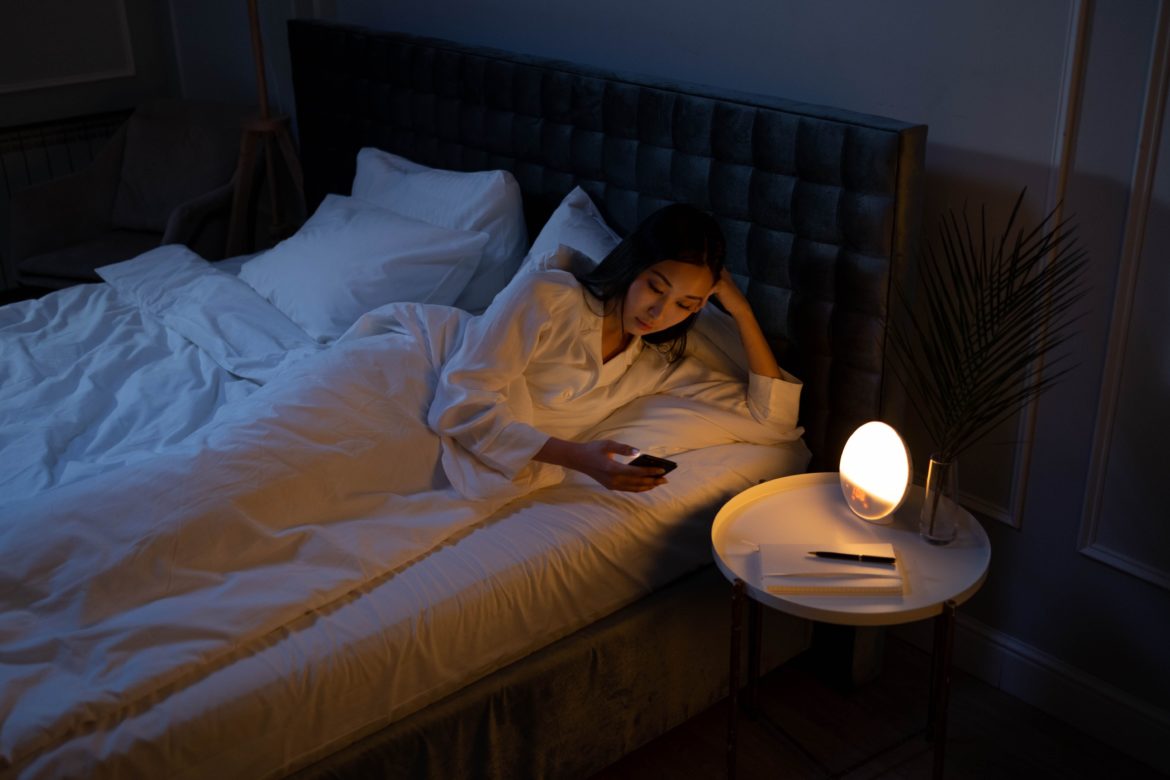 Why you wake up at 3 AM (and how to get back to sleep naturally)