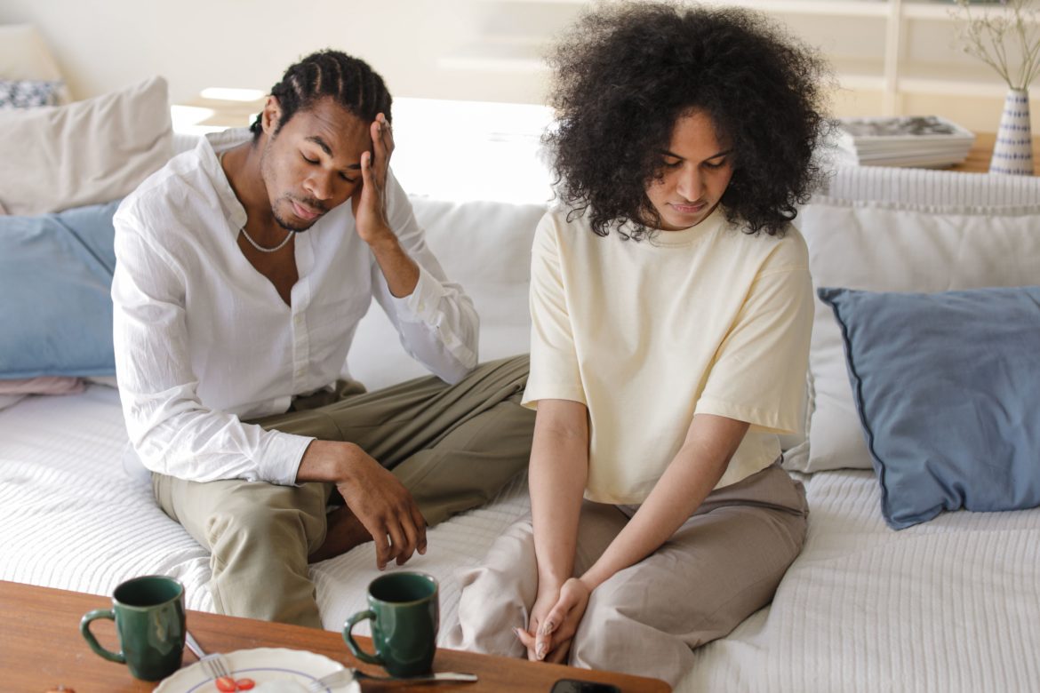 Early signs of a toxic relationship