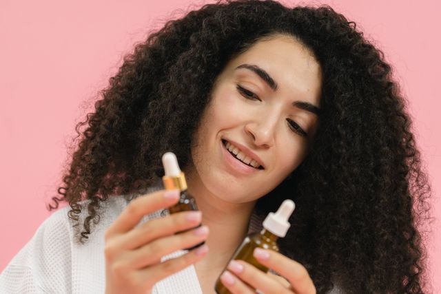 Humectants vs emollients: Which is right for your skin?